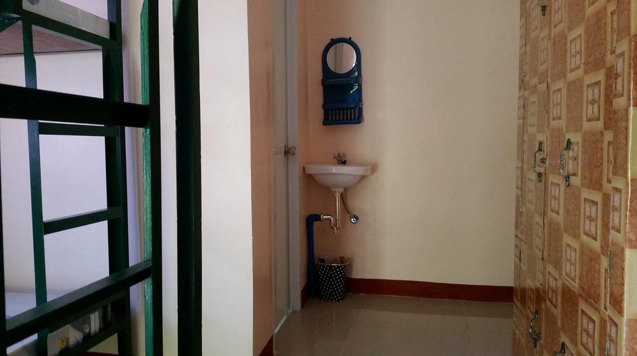 Rms Travellers Inn Poro Bagian luar foto